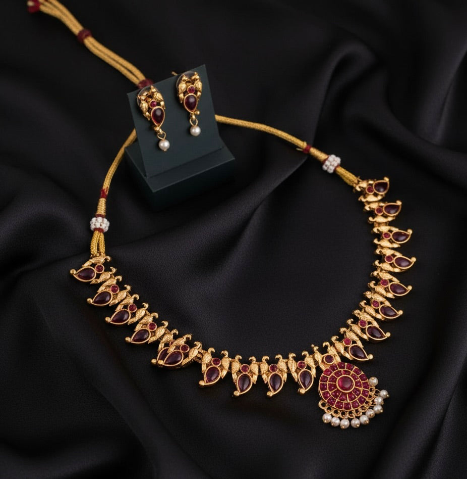 AUR030 - Kerala Traditional Jewelry Set - Necklace and Earring Set