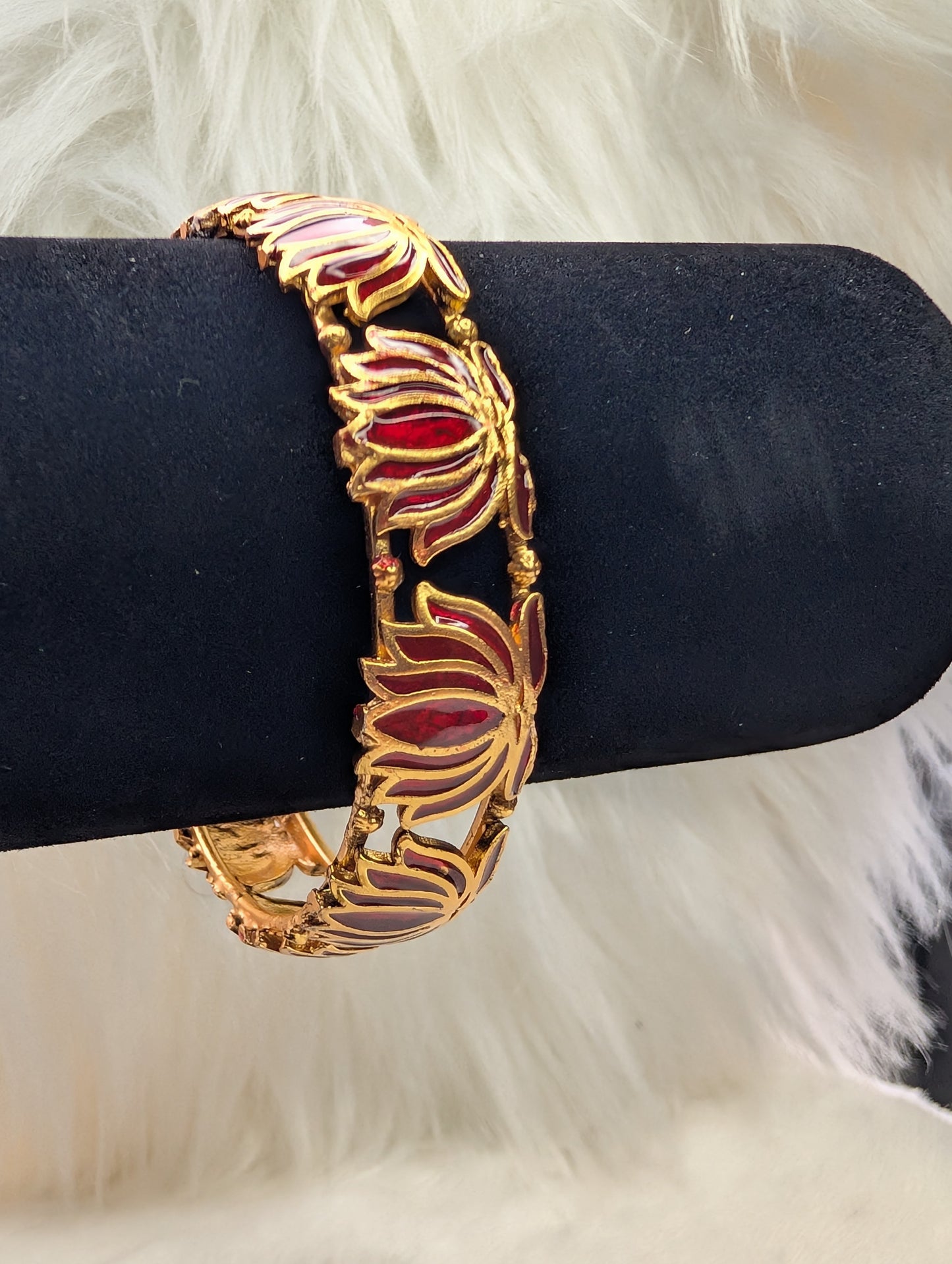 AUR105- Lotus Traditional Bangle