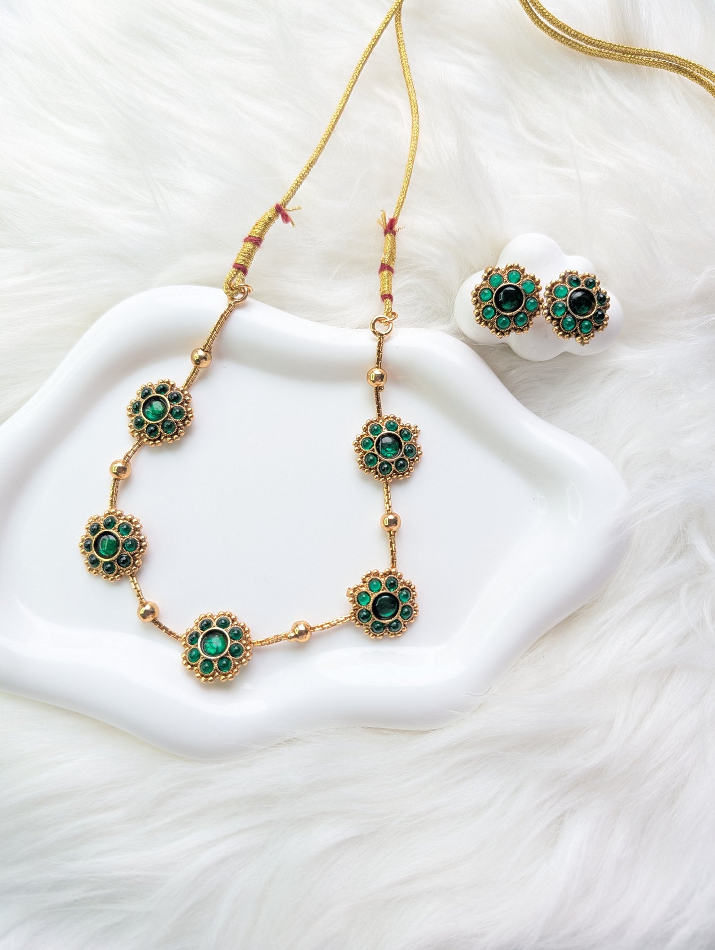 AUR233- Necklace and Earrings Set