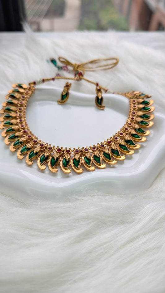 AUR034 - Kerala Traditional Jewelry Set -   Necklace and Earring Set