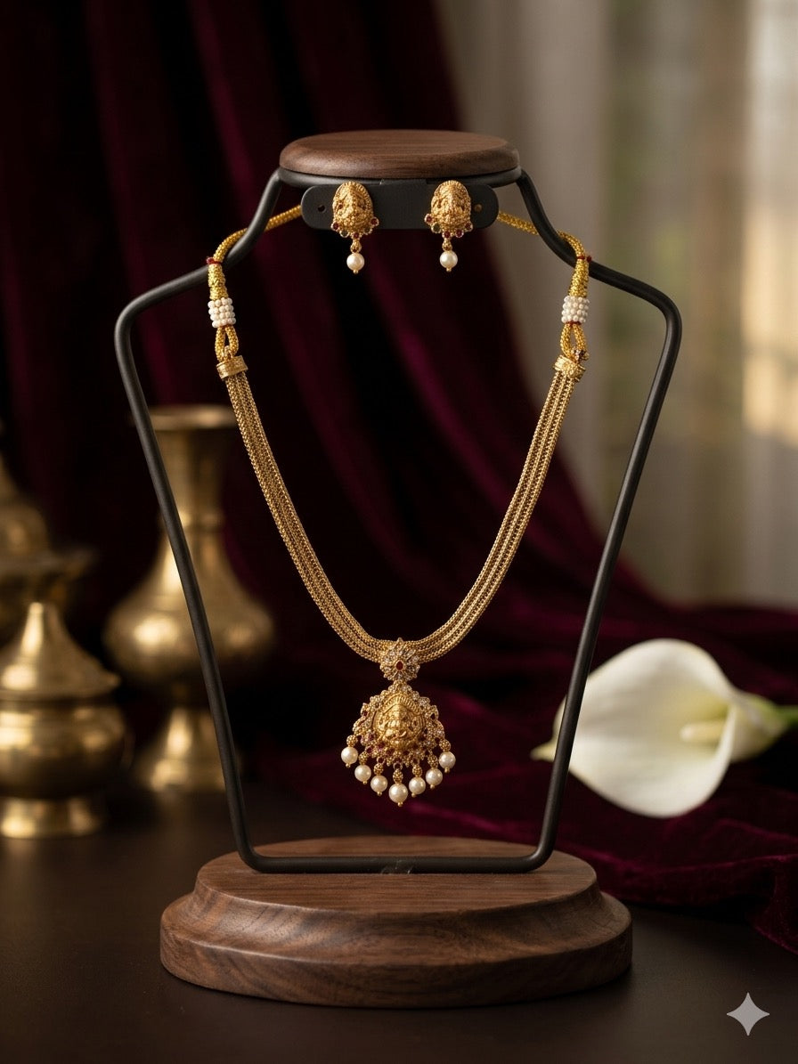 AUR259- Small idol Necklace and Earrings Set