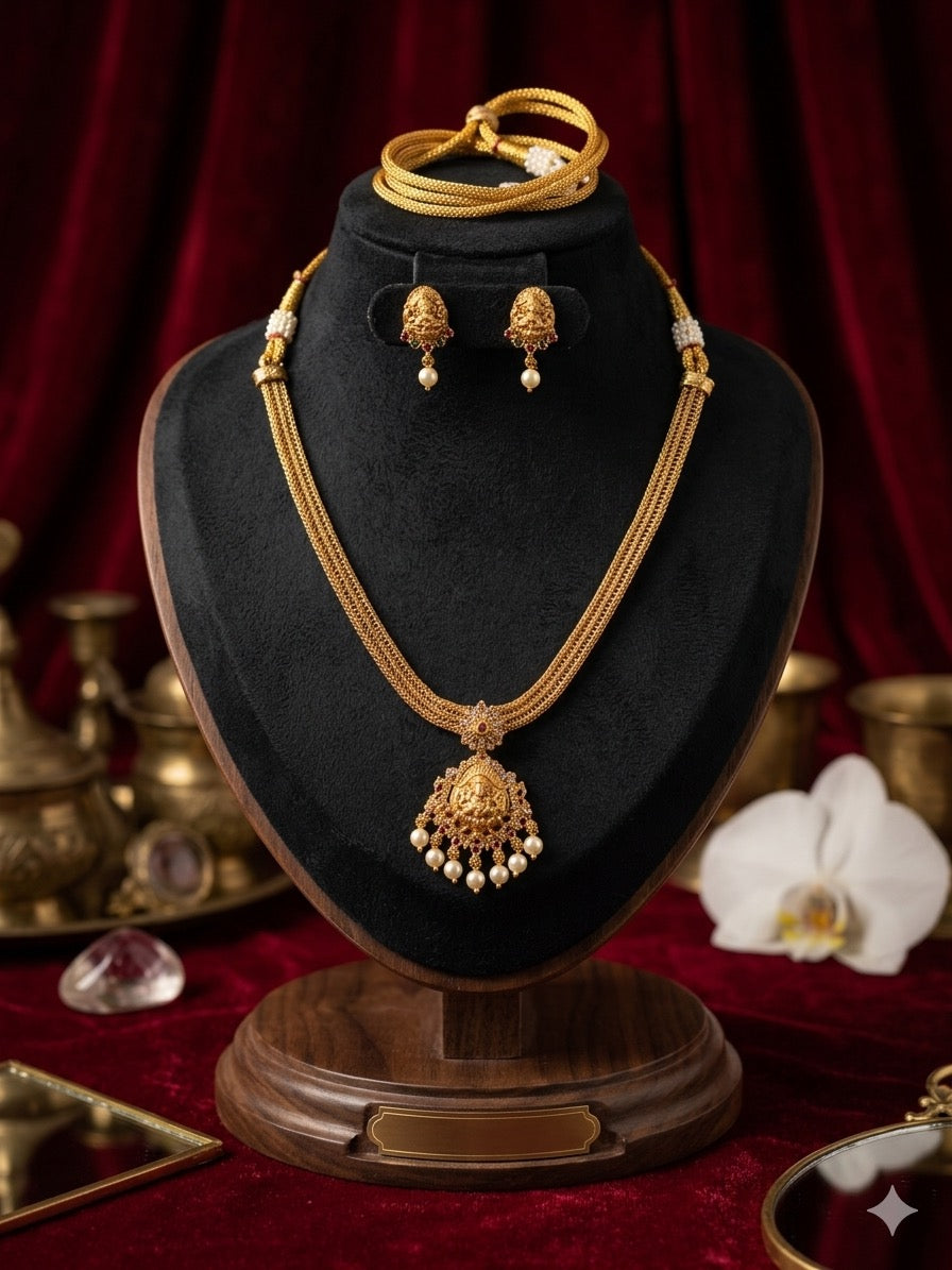 AUR259- Small idol Necklace and Earrings Set