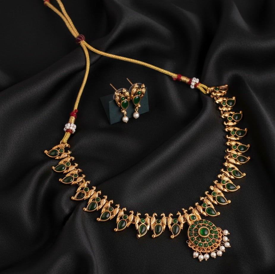 AUR030 - Kerala Traditional Jewelry Set -  Necklace and Earring Set