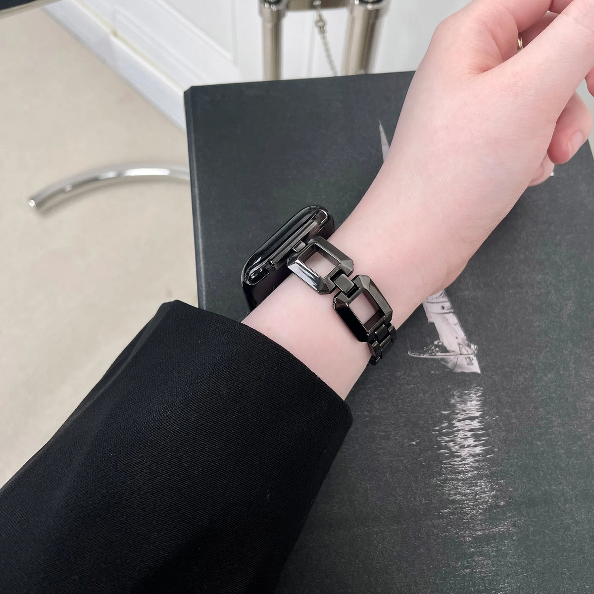 Luxury Women Jewelry Wristband for Iwatch Series 7 Se 6 5 4 3 2 1 Metal Strap for Apple Watch Band 44mm 42mm 40mm