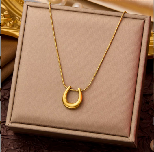 AUR001 - U Shaped Pendant Necklace