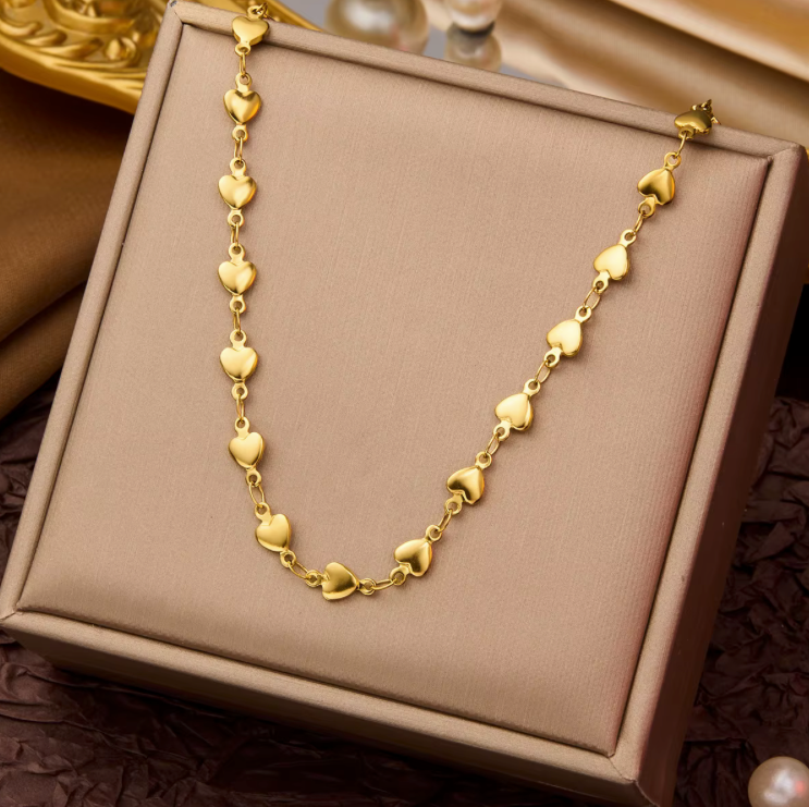 AUR012 - Hearts Necklace