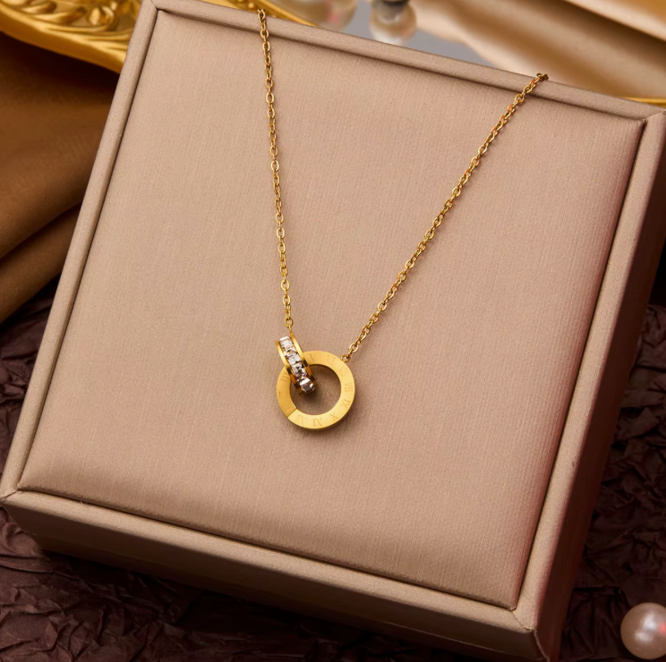 AUR006 - Round Pendant Necklace