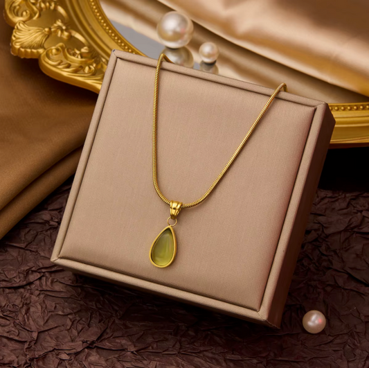 AUR021 - Green stone Necklace