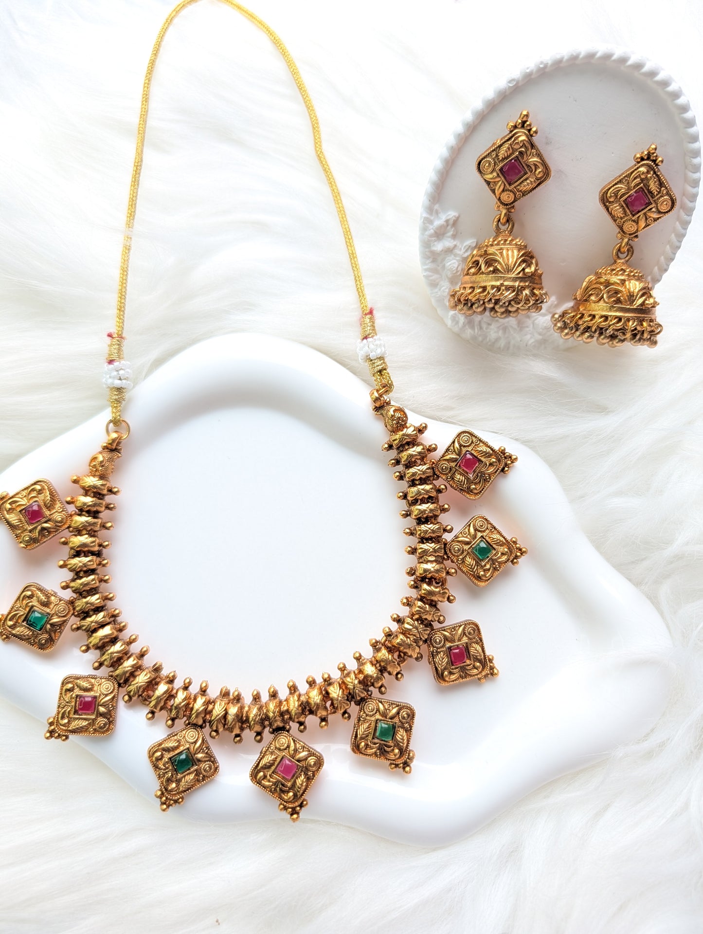 AUR0214-  Necklace and Earrings