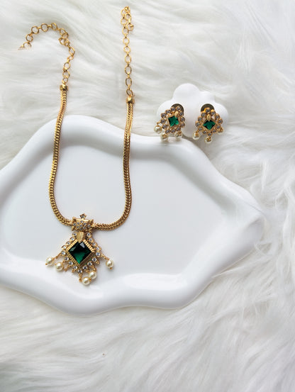 AUR223-  Stone Necklace and Earrings Set