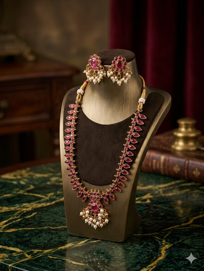 AUR285-   Necklace and Earrings Set