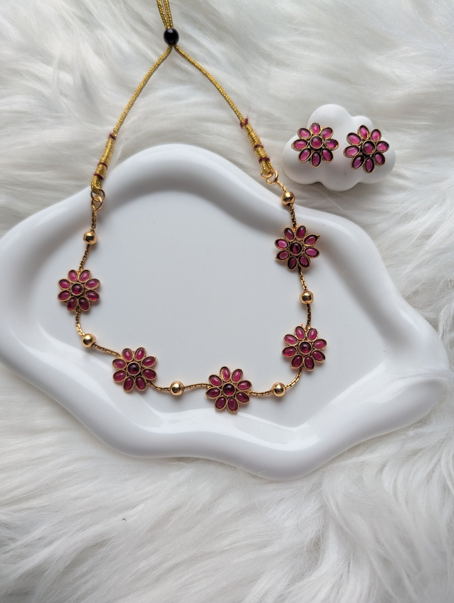 AUR0205- Flower Traditional Necklace and Earrings