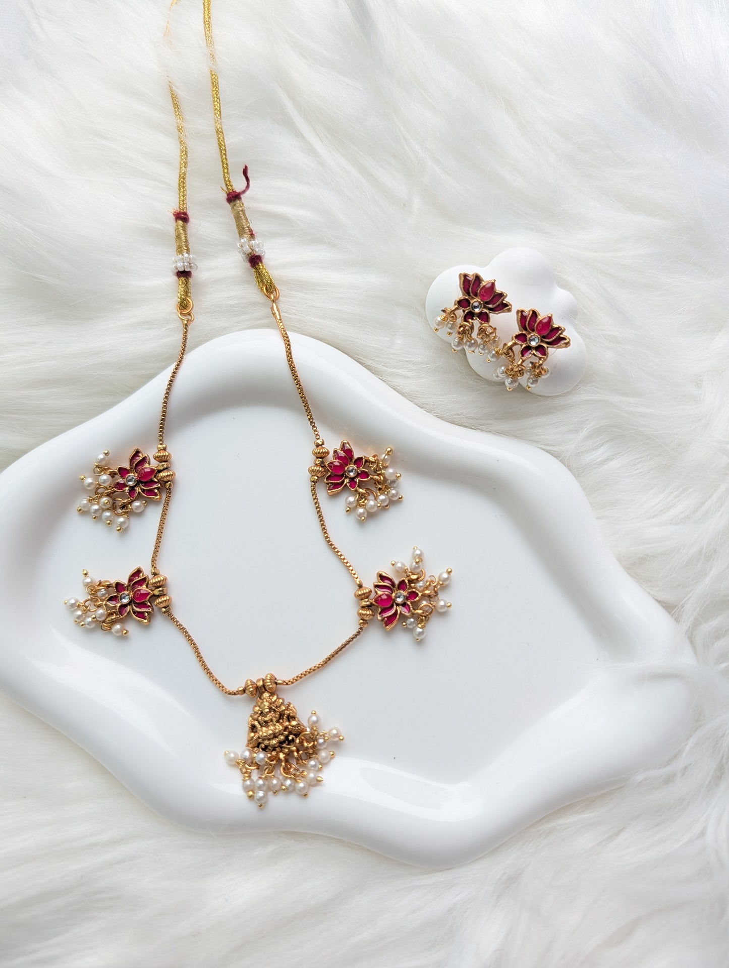 AUR0211- Lotus Traditional Necklace and Earrings
