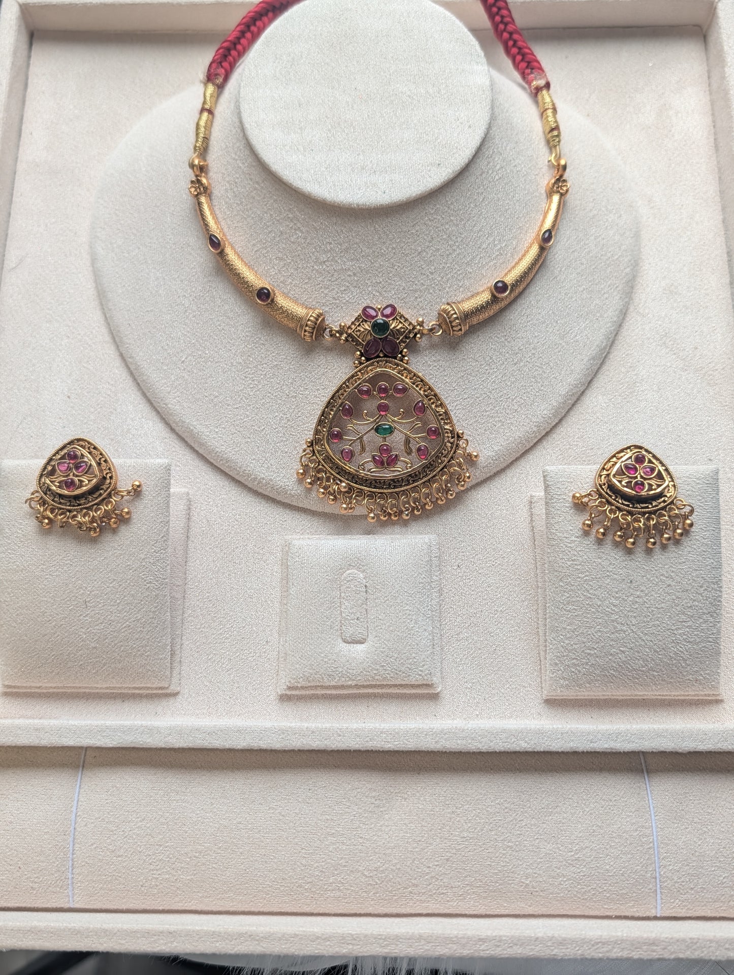 AUR0201- Traditional  Necklace and Earring