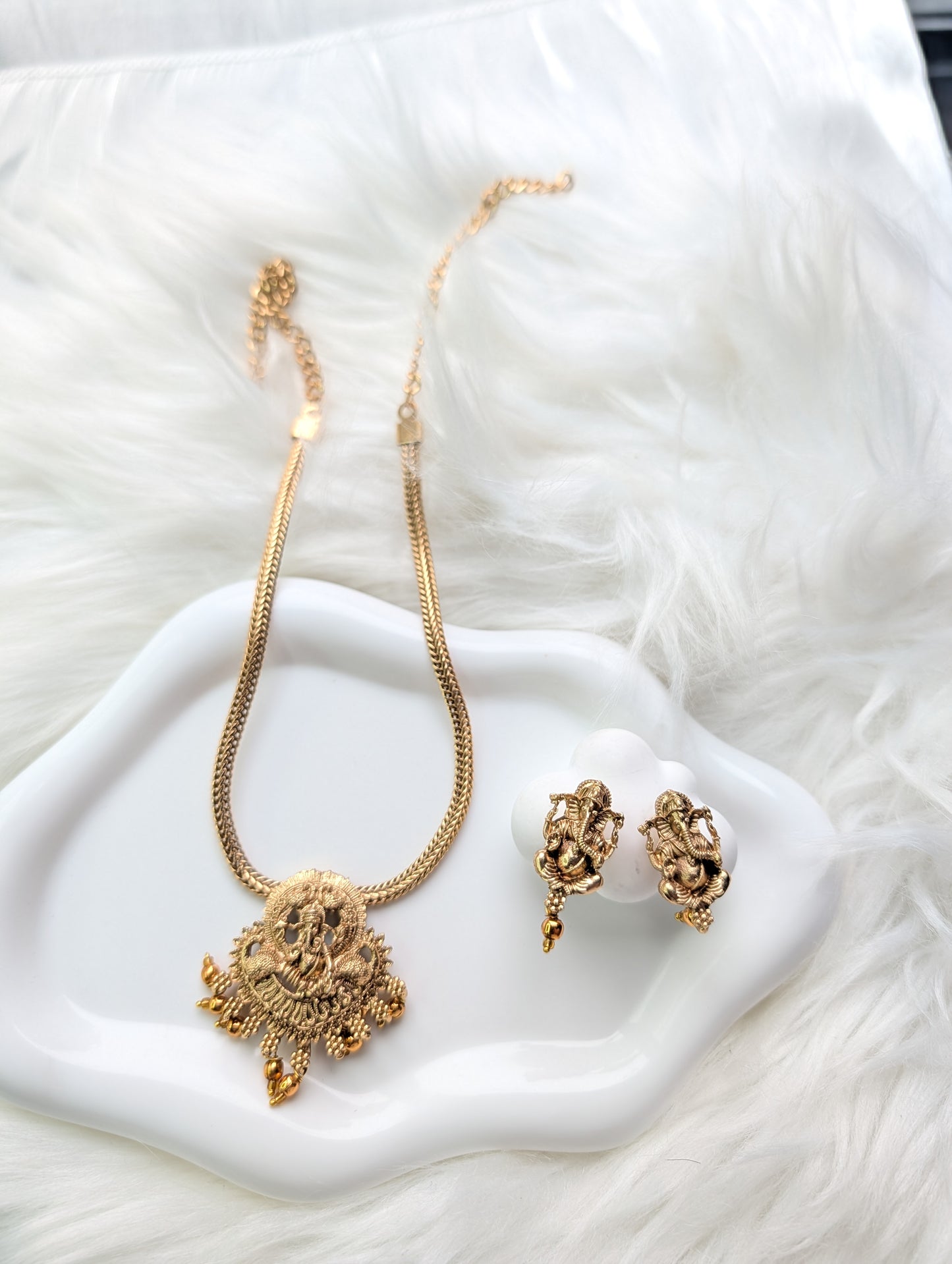 AUR231-    Ganapathi Necklace and Earrings Set