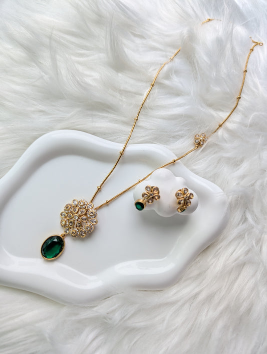 AUR229-   Necklace and Earrings Set