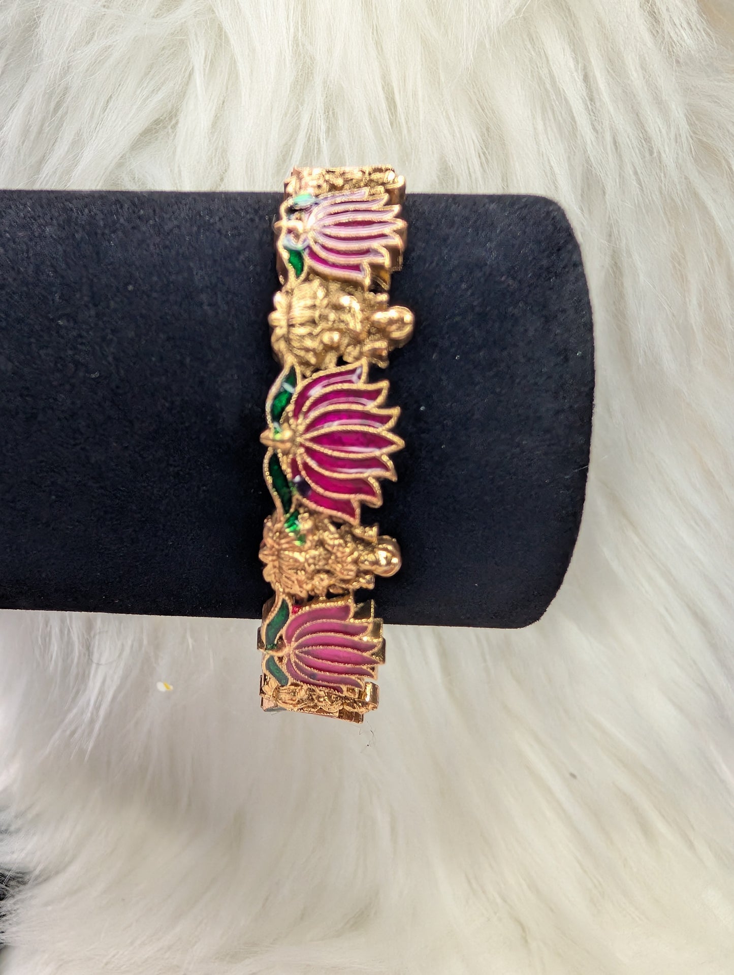 AUR105- Lotus Temple Traditional Bangle
