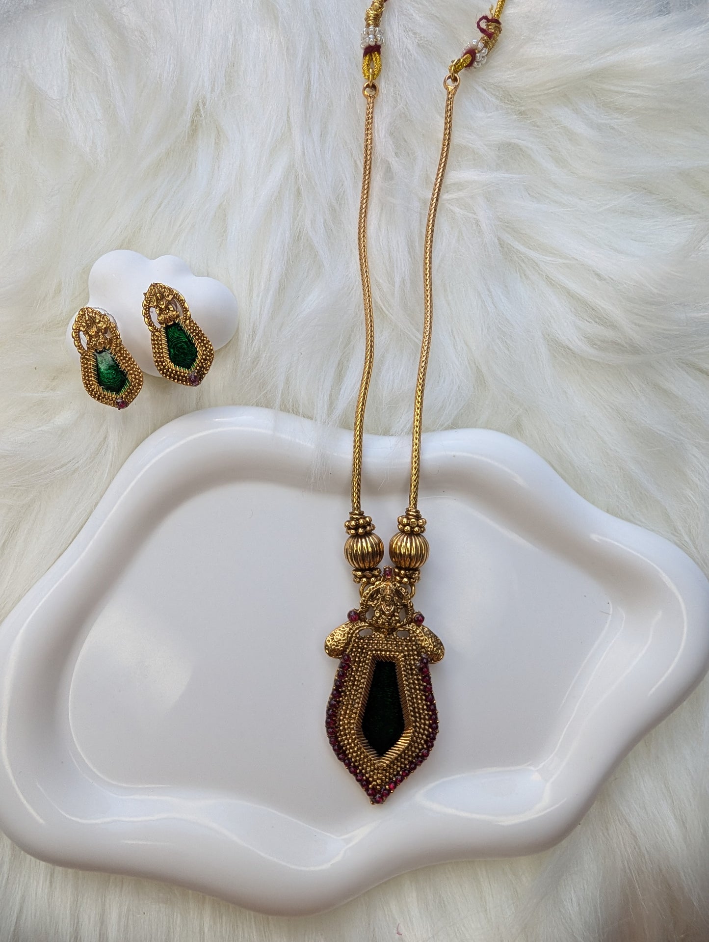 AUR051- Simple Temple Jewelry -Necklace and Earring