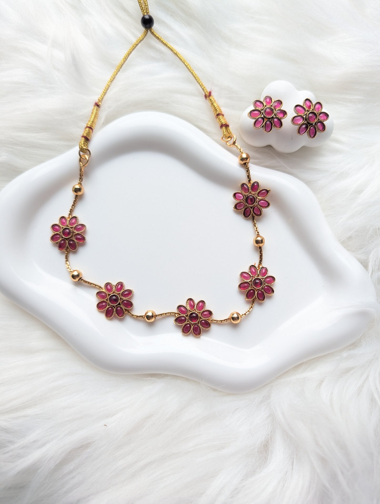 AUR0205- Flower Traditional Necklace and Earrings