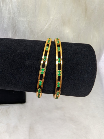 AUR106- Stone Traditional Bangle