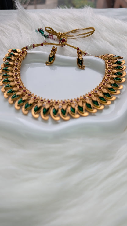 AUR034 - Kerala Traditional Jewelry Set -   Necklace and Earring Set
