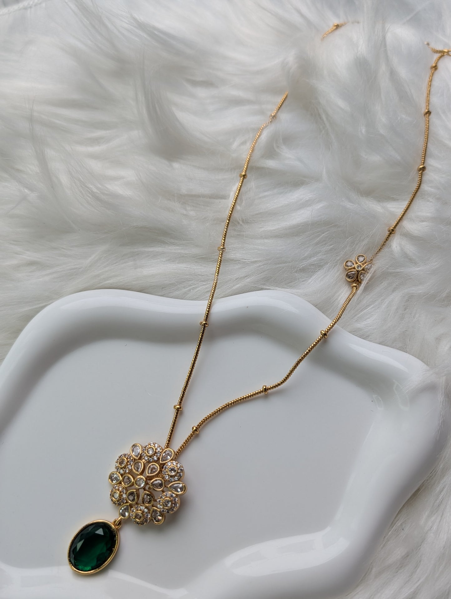 AUR229-   Necklace and Earrings Set