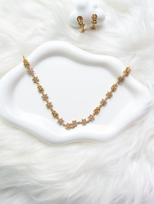 AUR226-   Necklace and Earrings Set