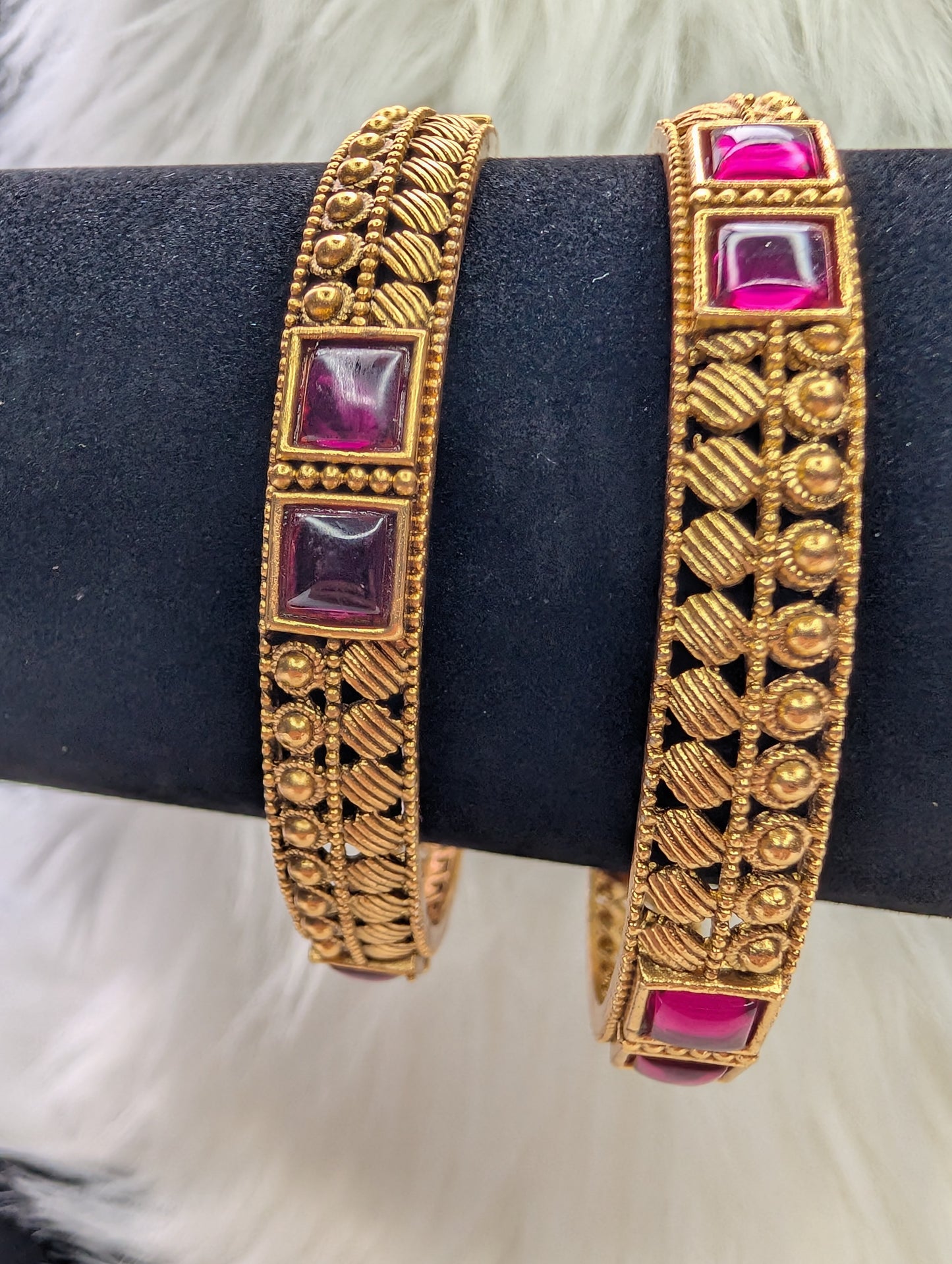 AUR112- Ruby Green Stone Bangle