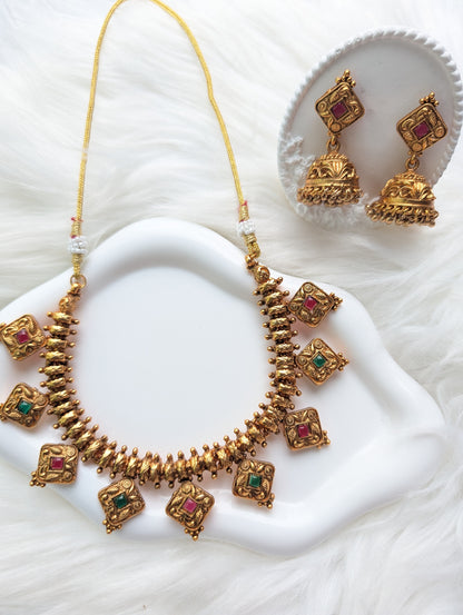 AUR0214-  Necklace and Earrings