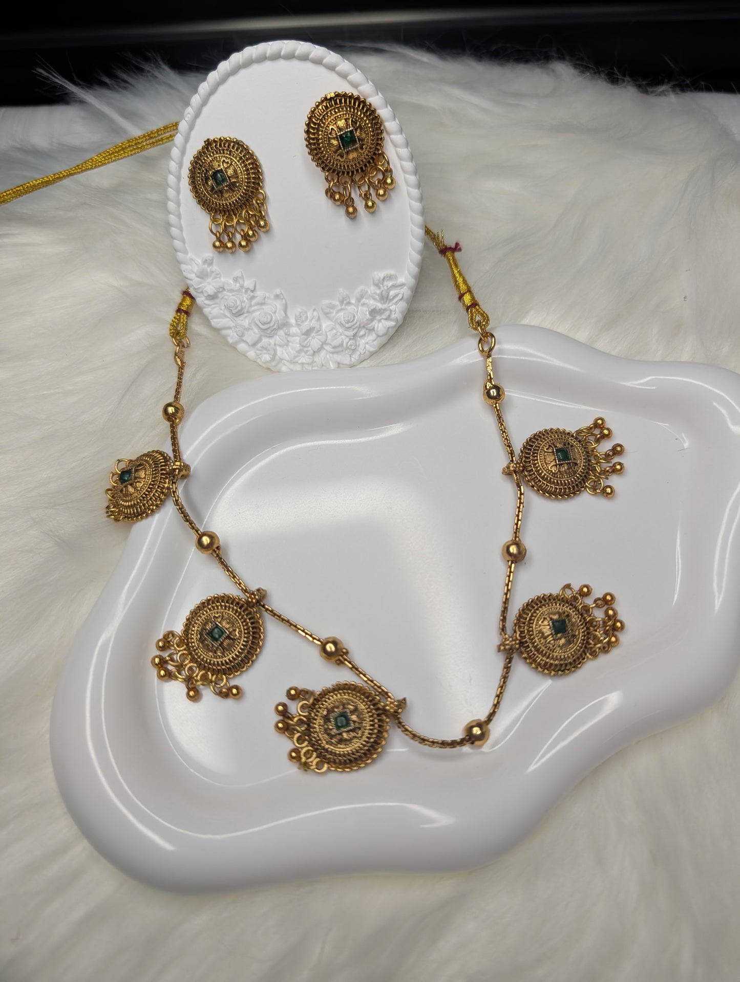 AUR075- Traditional Necklace and Earring